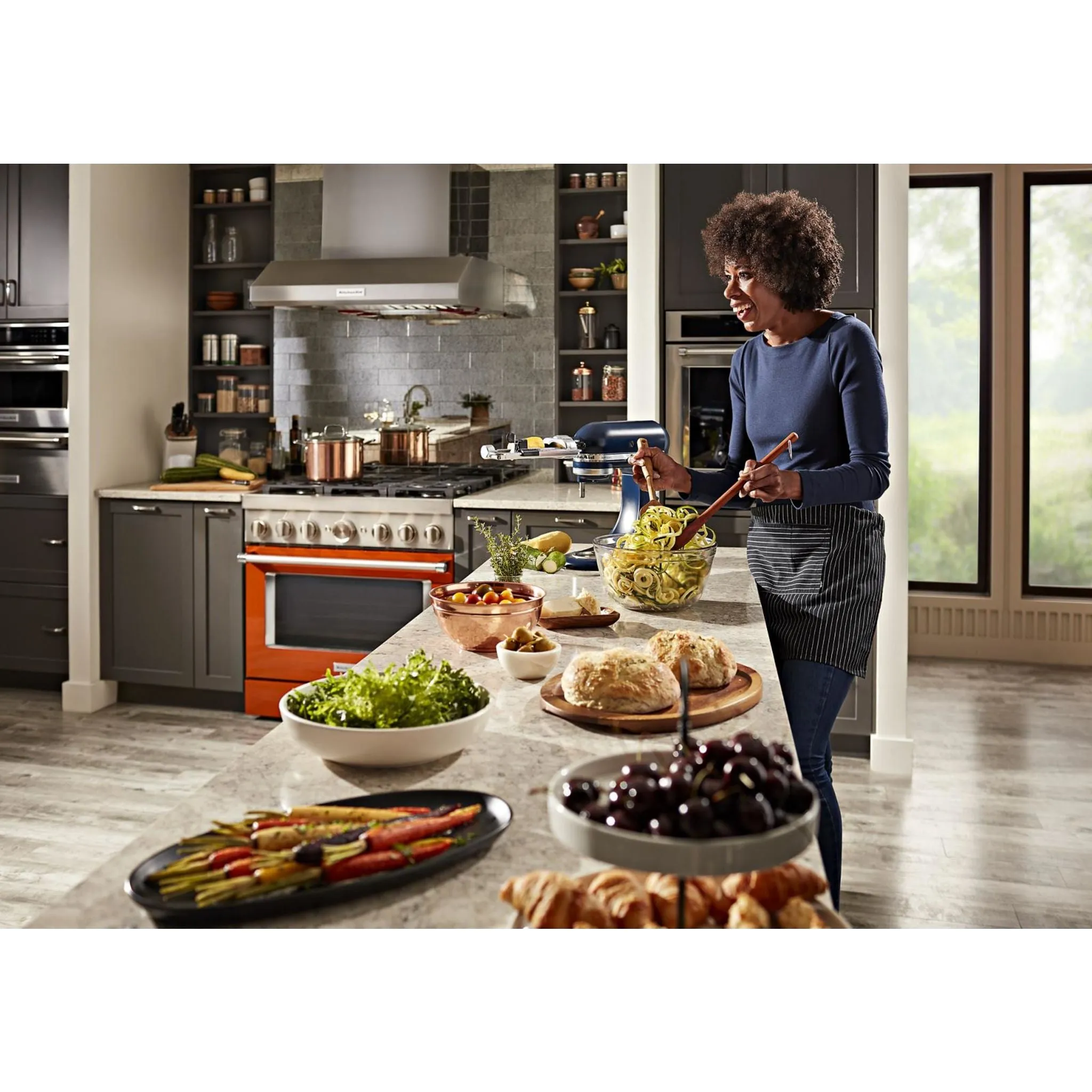 KitchenAid  36'' Smart Commercial-Style Dual Fuel Range with 6 Burners (KFDC506JSC)